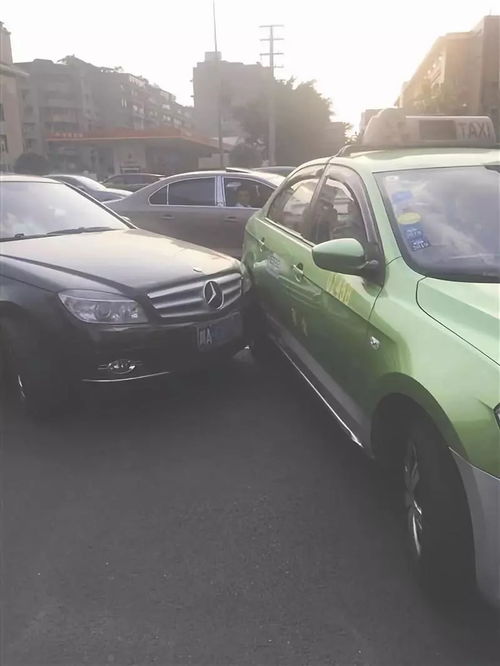 汽车撞汽车赔偿多少钱(汽车相撞事故赔偿金额解析)